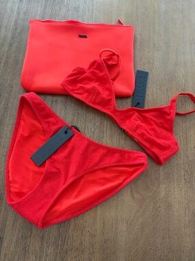 New Triangl MAIA Cerise Terry set